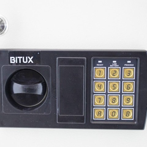 Sejf elektroniczny na 48 kluczy
